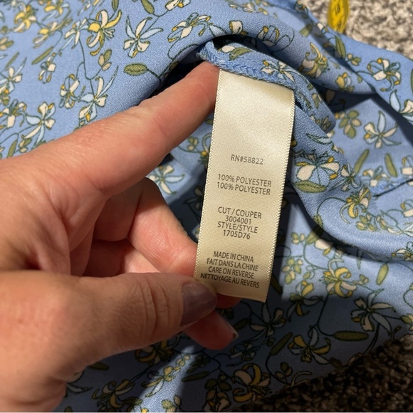 Max Studio Floral Tulip Sleeve Blouse Flowy Top SZ XS Blue - Picture 6 of 8